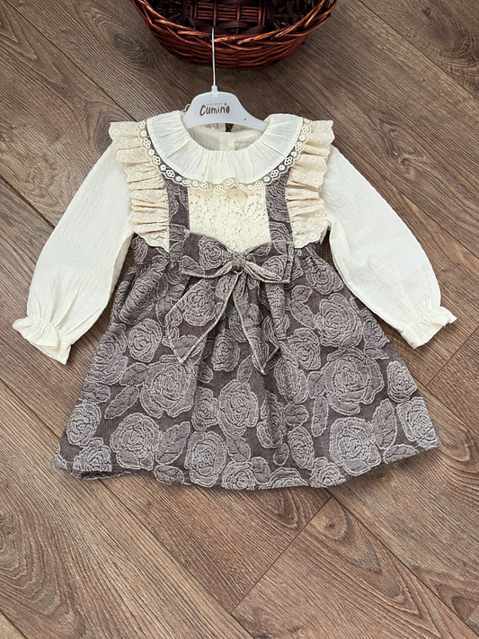 Рокля с ризка