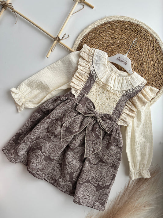 Рокля с ризка