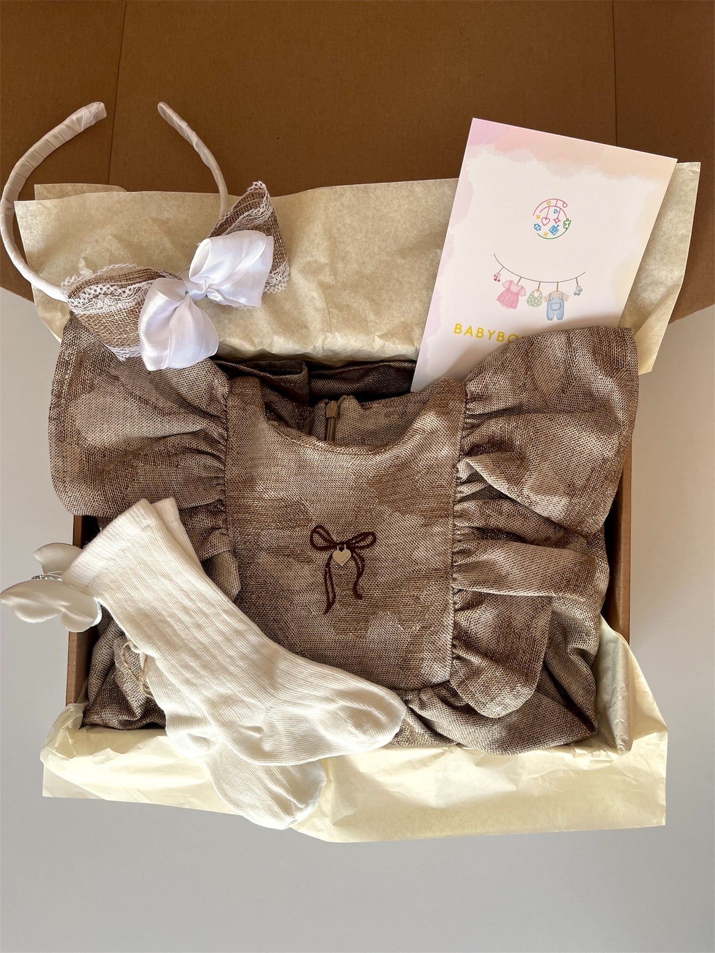 Подаръчна кутия за момиче с рокля Cumino и аксесоари – Gift Box