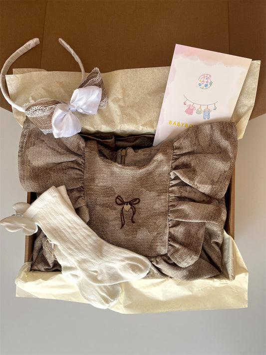 Подаръчна кутия за момиче с рокля Cumino и аксесоари – Gift Box