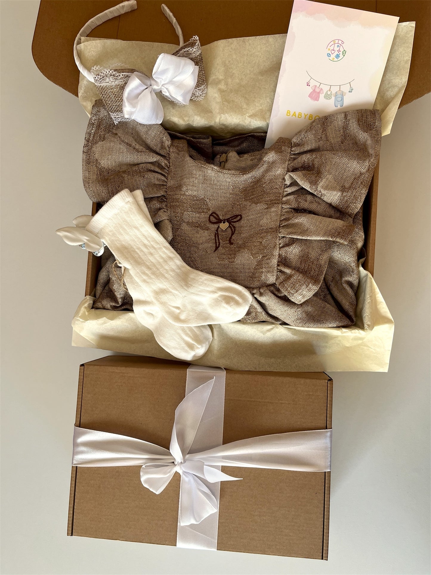 Подаръчна кутия за момиче с рокля Cumino и аксесоари – Gift Box